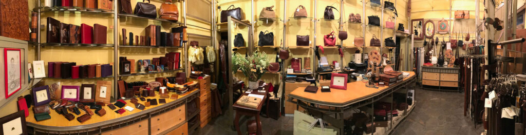 interno negozio Bambulè - la bottega del cuoio